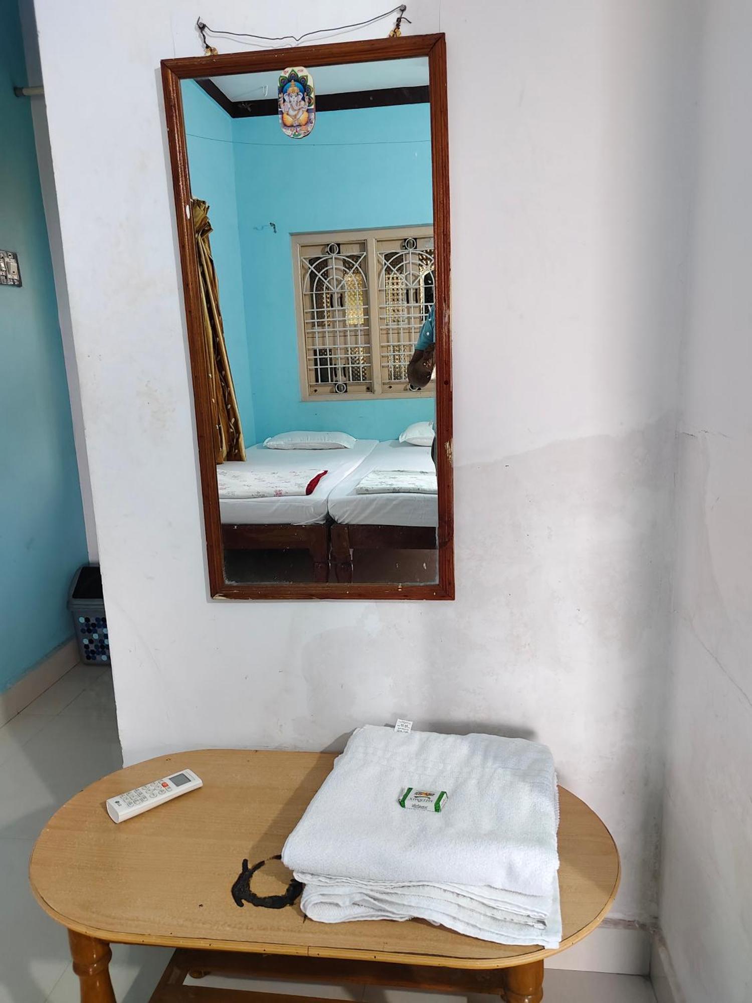Backpiper Stay Hampi Exterior photo
